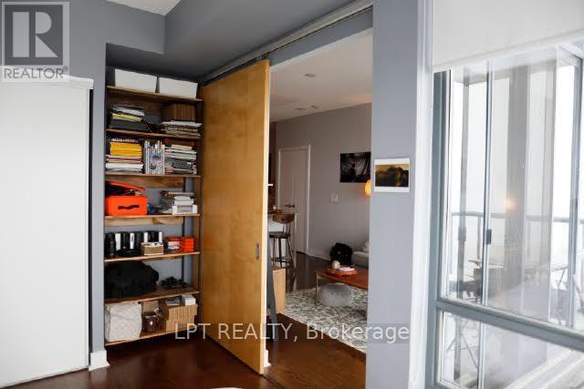 1706 - 438 KING STREET W, Toronto (Waterfront Communities), Ontario, M5V3T9 — Photo 10