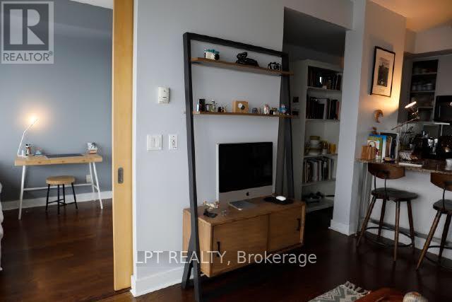 1706 - 438 KING STREET W, Toronto (Waterfront Communities), Ontario, M5V3T9 — Photo 4