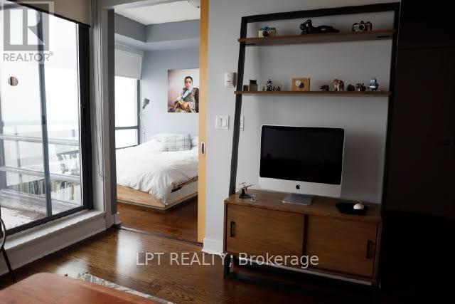 1706 - 438 KING STREET W, Toronto (Waterfront Communities), Ontario, M5V3T9 — Photo 5