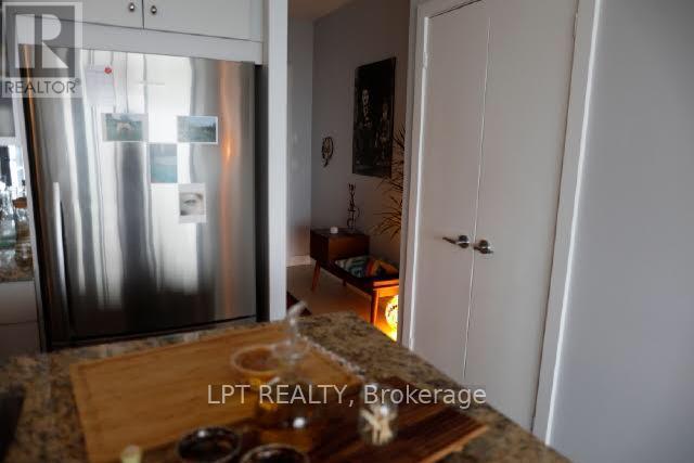 1706 - 438 KING STREET W, Toronto (Waterfront Communities), Ontario, M5V3T9 — Photo 7