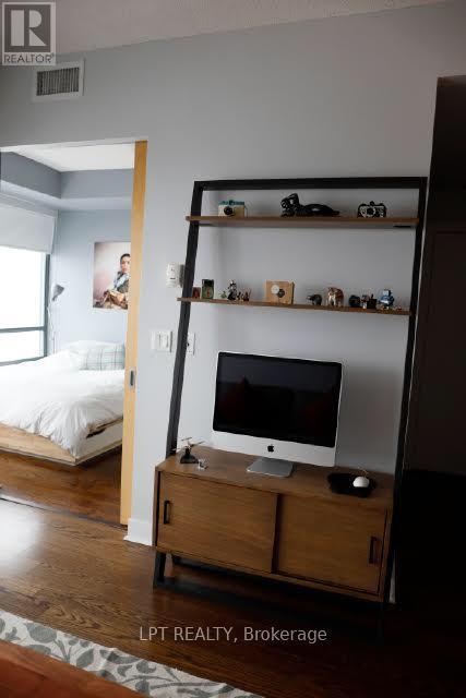 1706 - 438 KING STREET W, Toronto (Waterfront Communities), Ontario, M5V3T9 — Photo 9