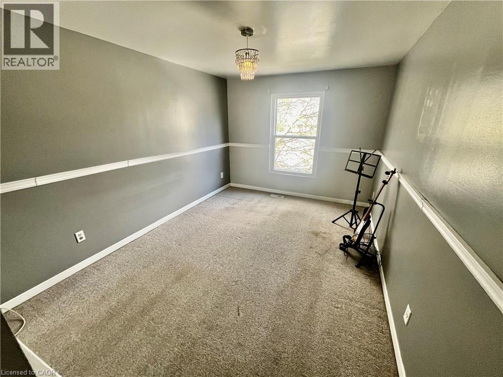 58 ENFIELD Crescent, Brantford, Ontario, N3P1B2 — Photo 12
