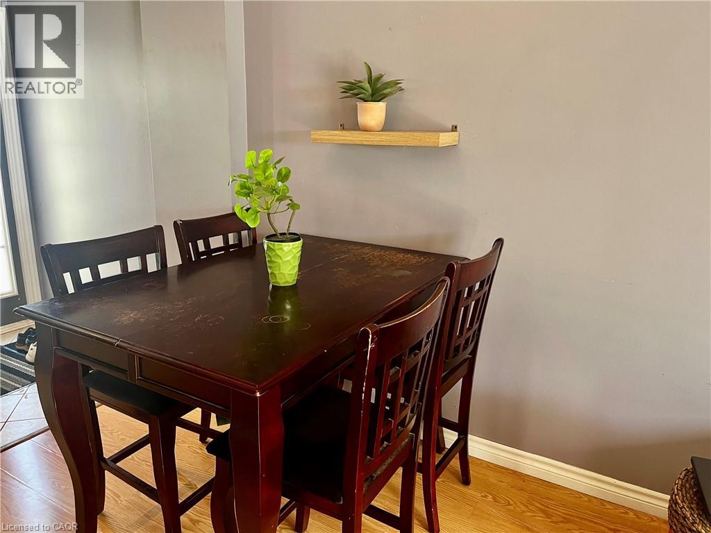 58 ENFIELD Crescent, Brantford, Ontario, N3P1B2 — Photo 7