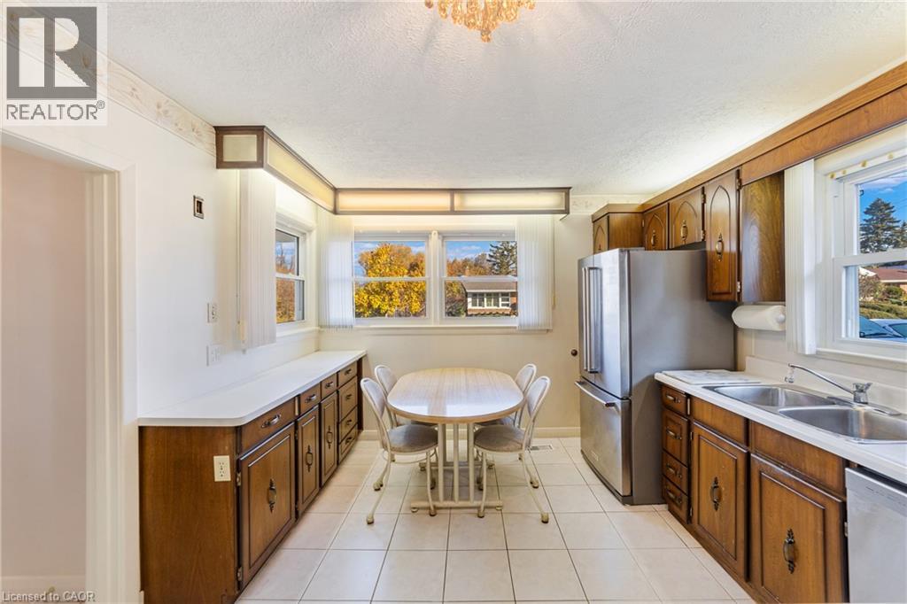 20 BURWELL Avenue, Stoney Creek, Ontario, L8G3L7 — Photo 12