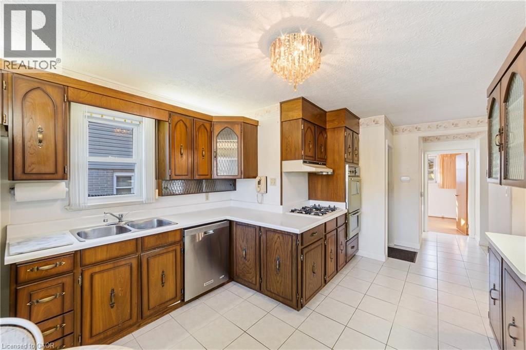 20 BURWELL Avenue, Stoney Creek, Ontario, L8G3L7 — Photo 13