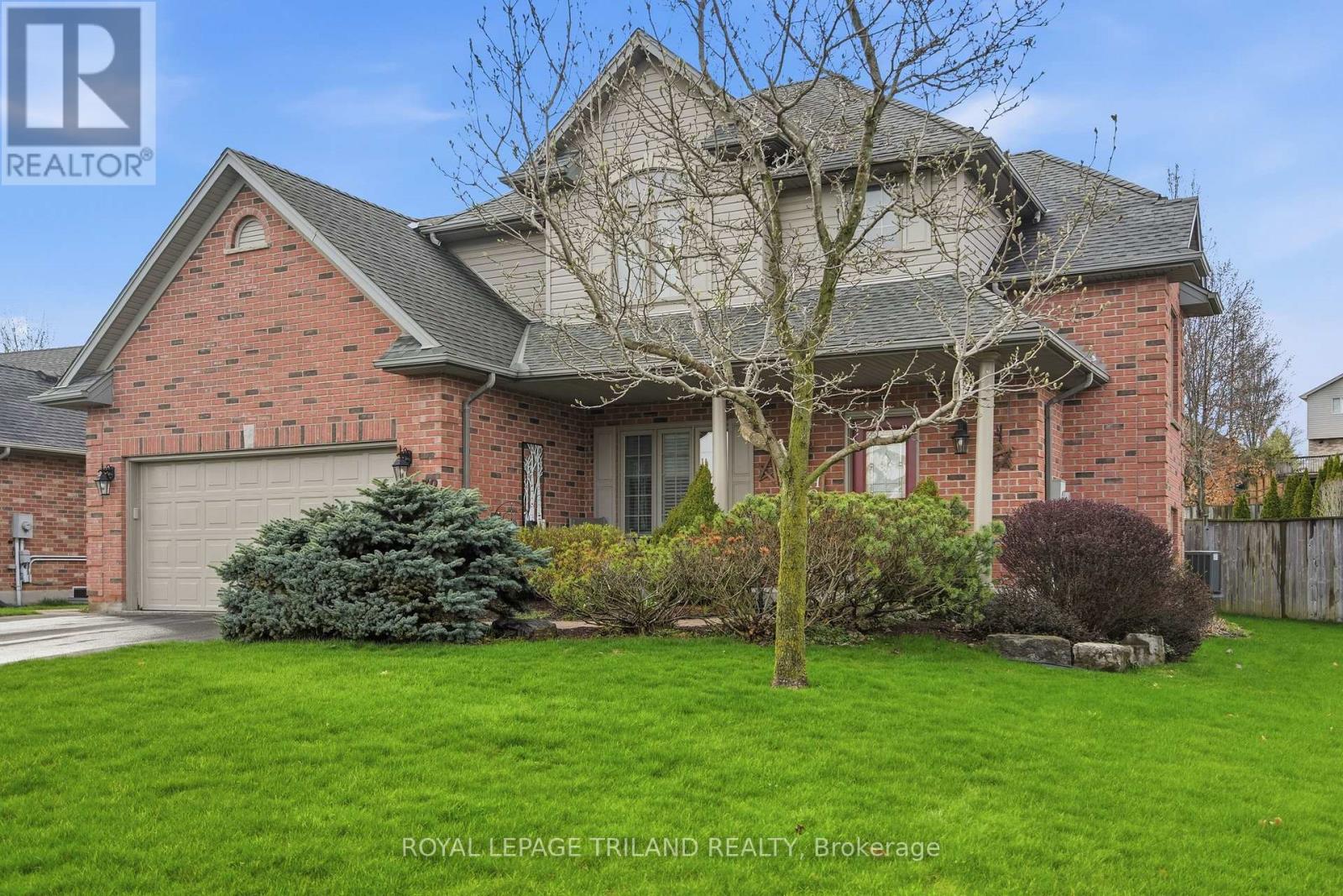 32 WINGREEN LANE, Middlesex Centre (Kilworth), Ontario, N0L1R0 — Photo 2