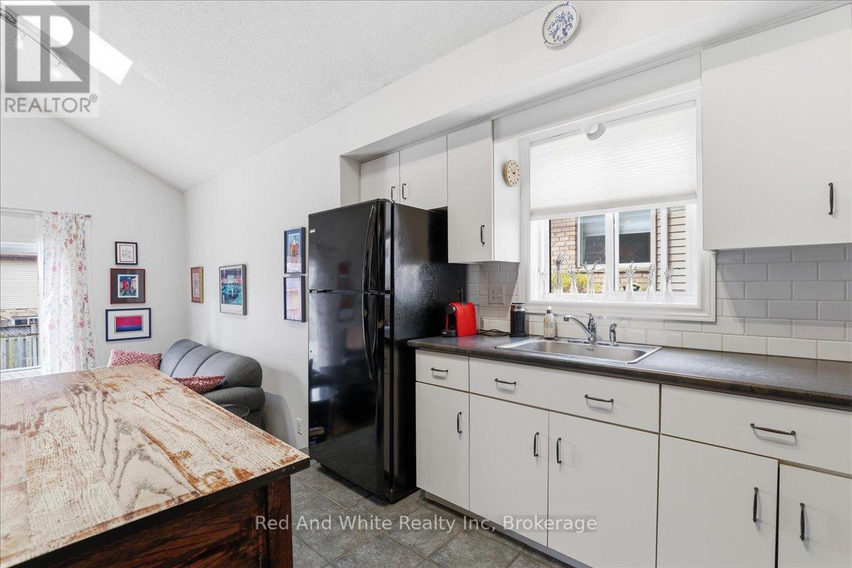 110 MILTON AVENUE W, Cambridge, Ontario, N3C3W5 — Photo 12