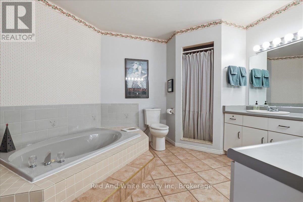 110 MILTON AVENUE W, Cambridge, Ontario, N3C3W5 — Photo 30