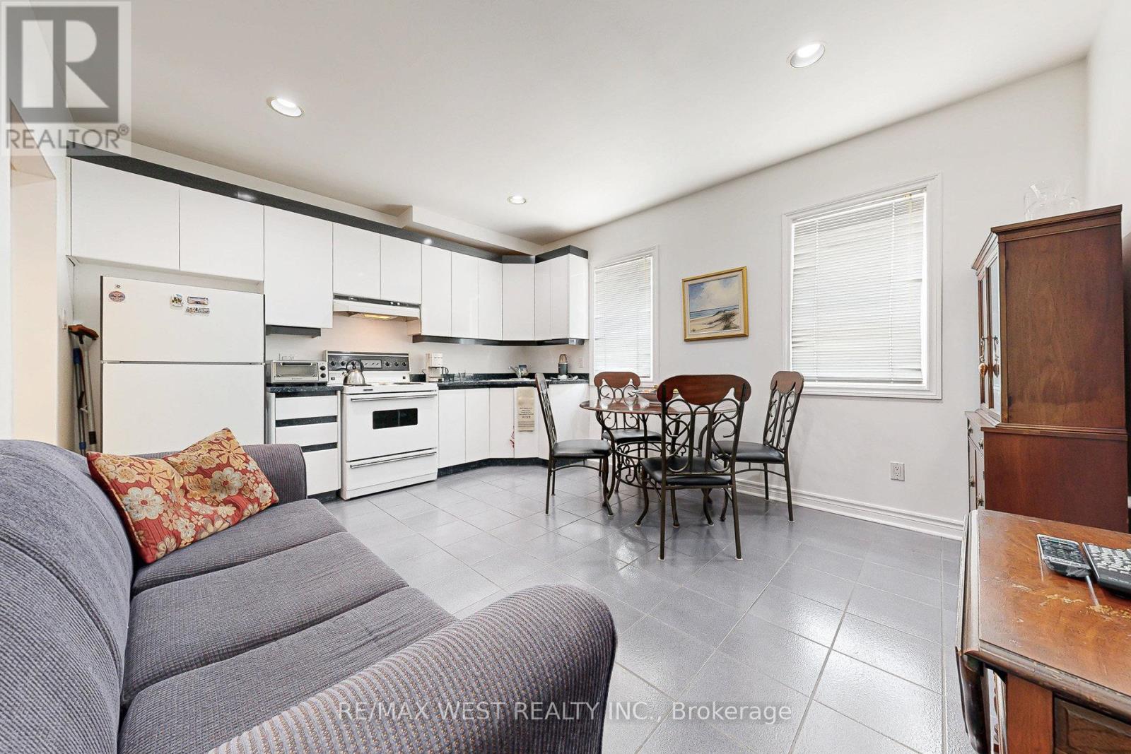 52 HEYDON PARK ROAD, Toronto (Little Portugal), Ontario, M6J2C8 — Photo 13