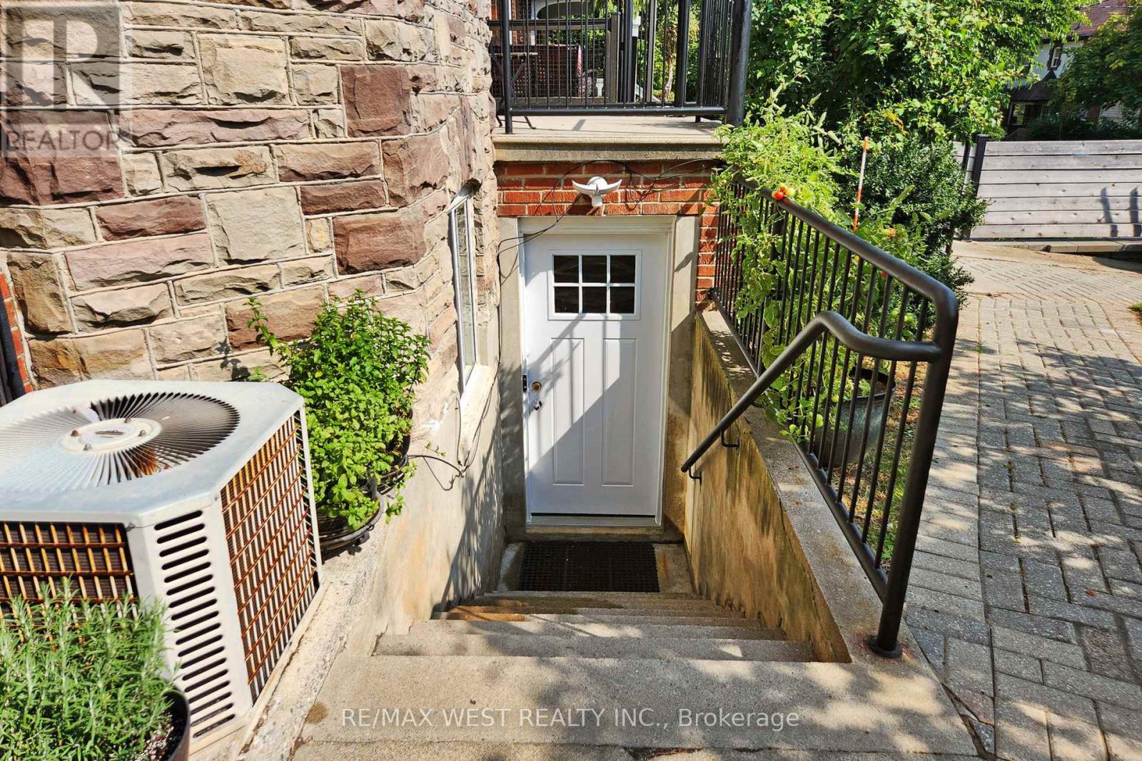 52 HEYDON PARK ROAD, Toronto (Little Portugal), Ontario, M6J2C8 — Photo 29