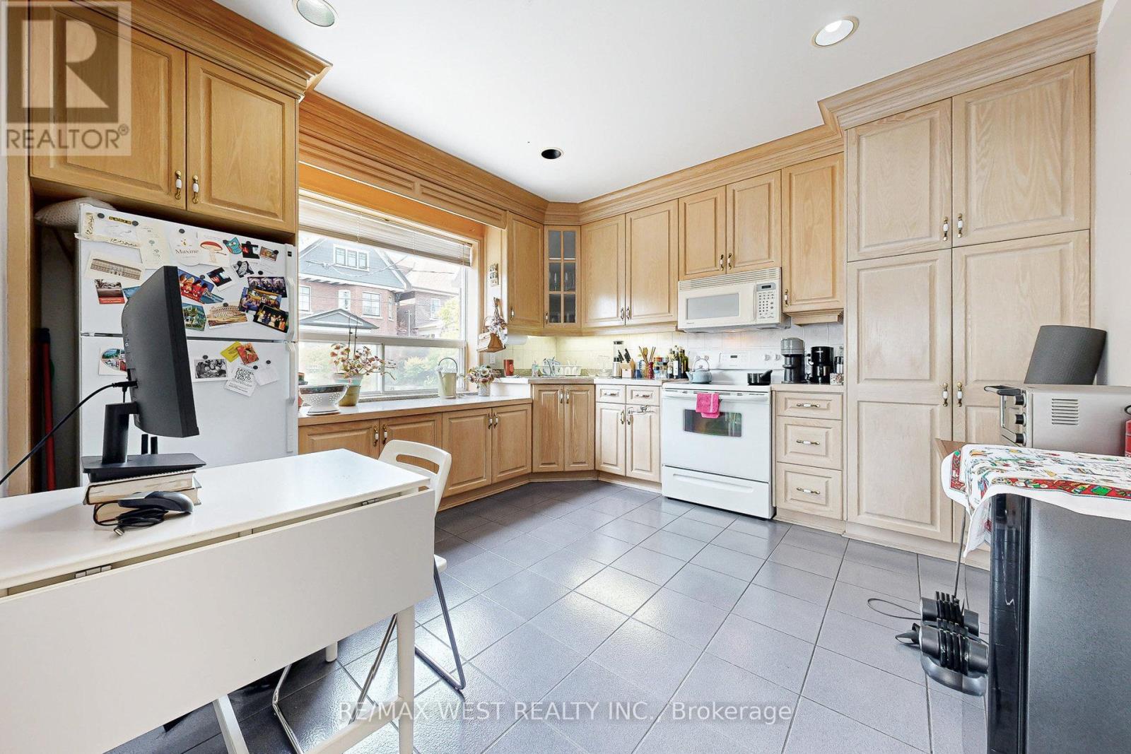 52 HEYDON PARK ROAD, Toronto (Little Portugal), Ontario, M6J2C8 — Photo 8