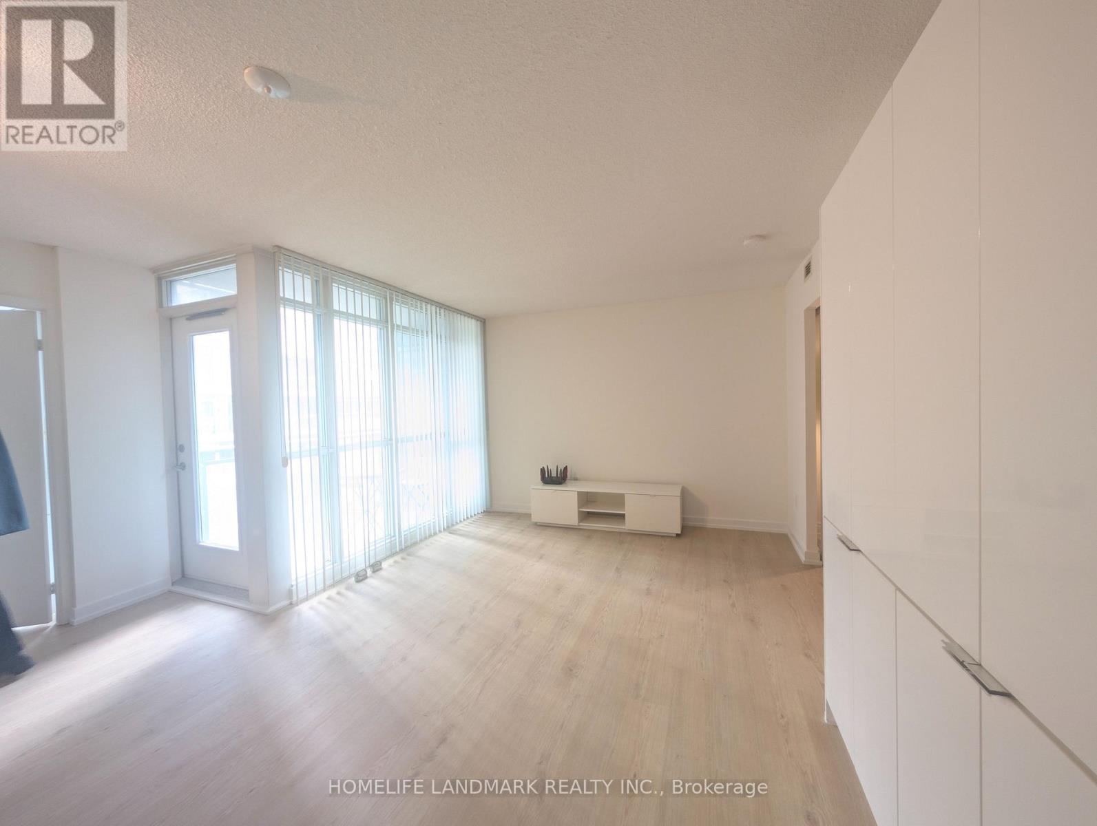 931 - 15 ICEBOAT TERRACE, Toronto (Waterfront Communities), Ontario, M5V4A5 — Photo 2