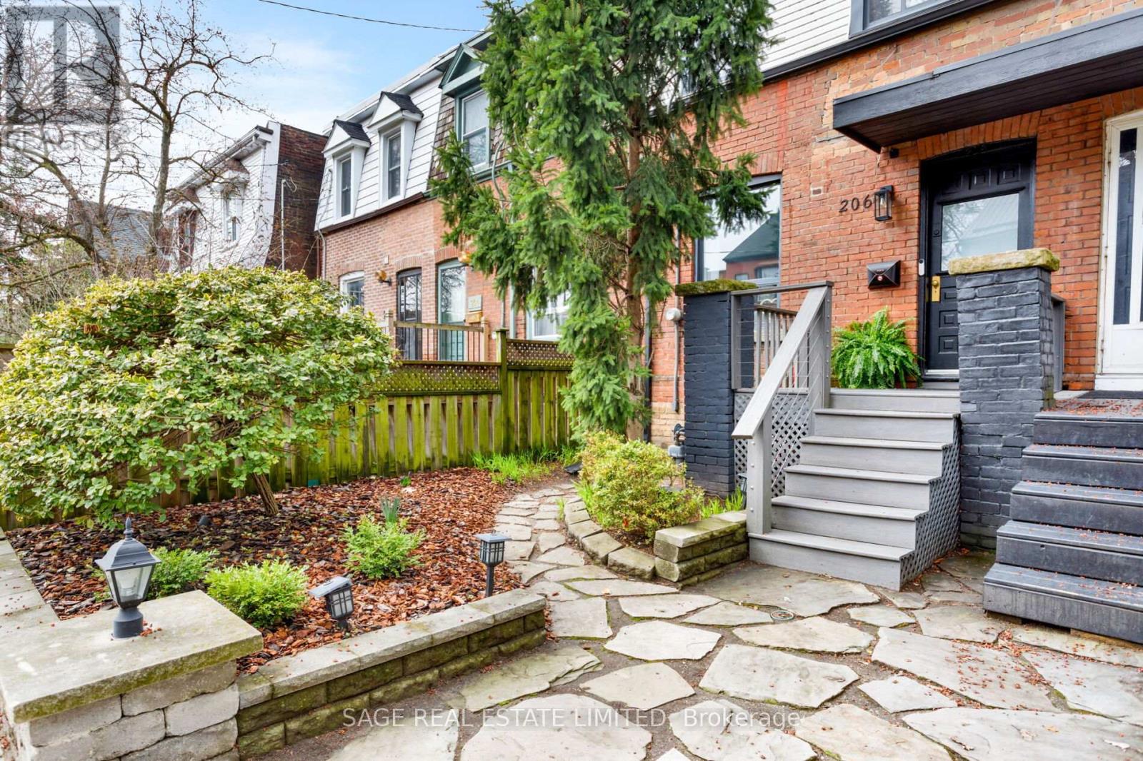 206 HAMILTON STREET, Toronto (South Riverdale), Ontario, M4M2E2 — Photo 2