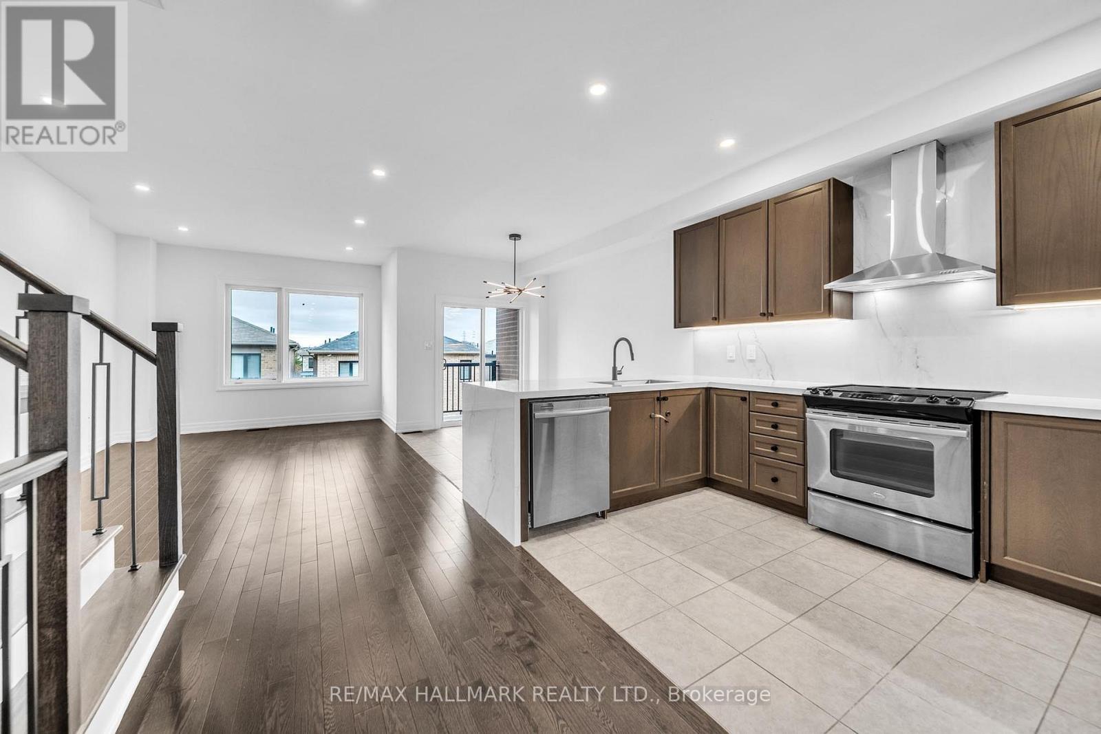 52 ALLURE STREET, Newmarket (Woodland Hill), Ontario, L3X0L2 — Photo 13