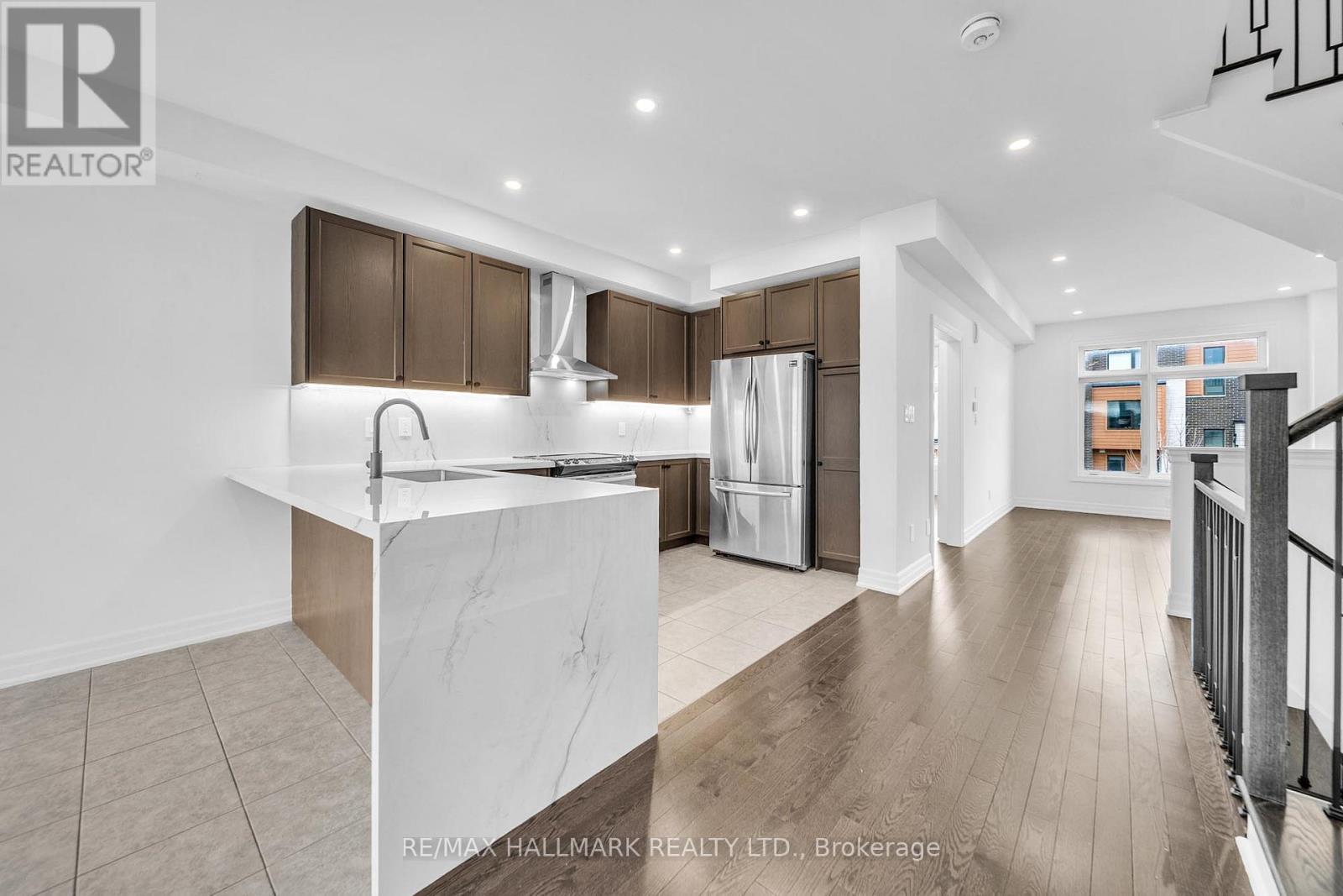 52 ALLURE STREET, Newmarket (Woodland Hill), Ontario, L3X0L2 — Photo 15