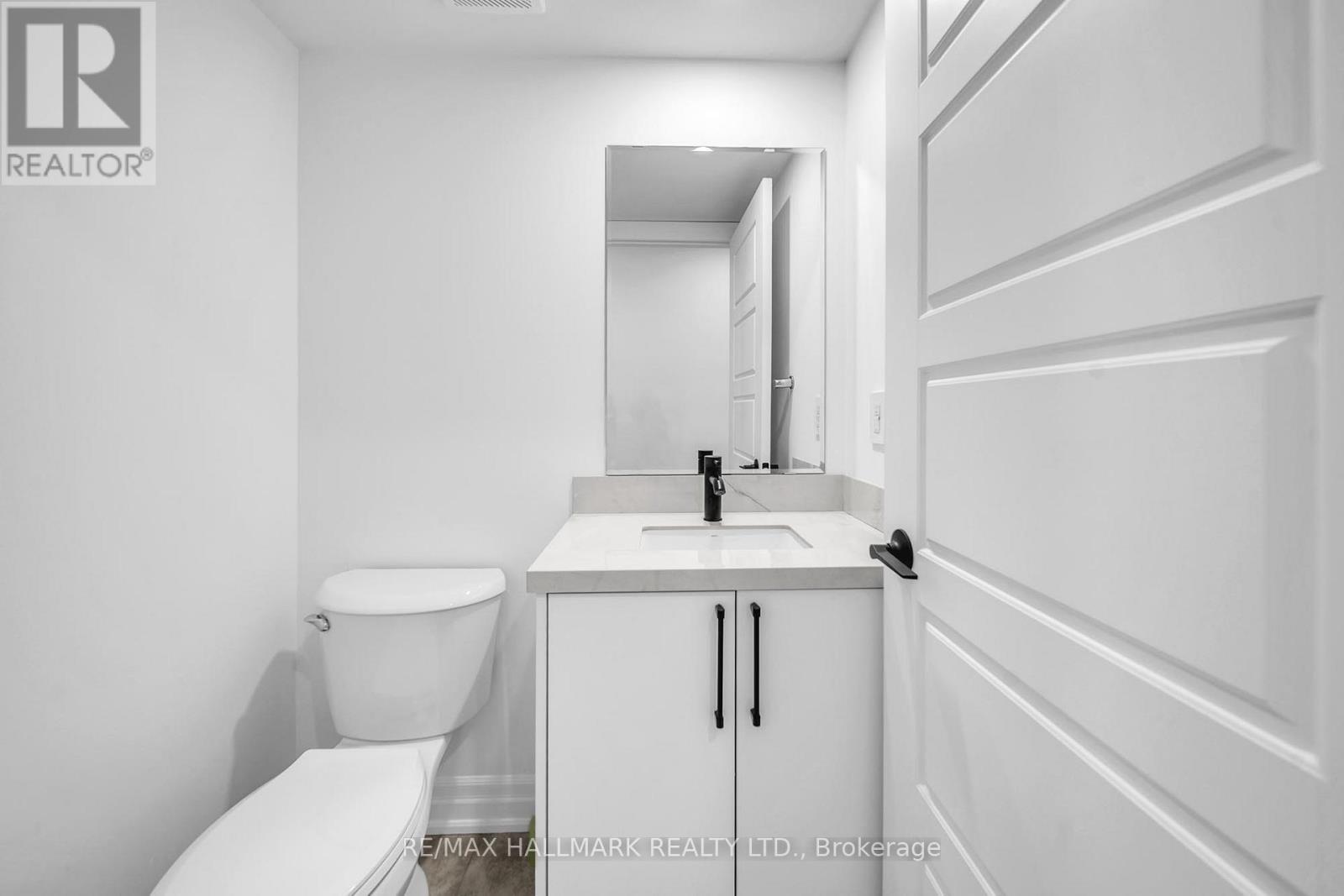 52 ALLURE STREET, Newmarket (Woodland Hill), Ontario, L3X0L2 — Photo 6