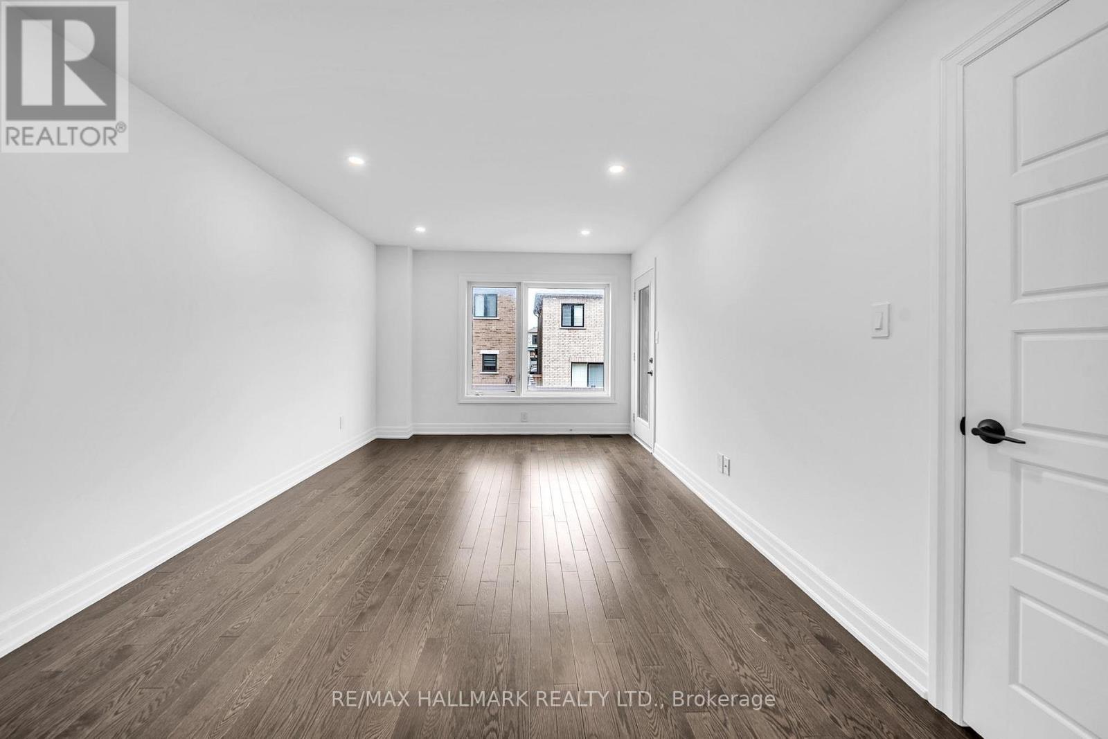 52 ALLURE STREET, Newmarket (Woodland Hill), Ontario, L3X0L2 — Photo 7