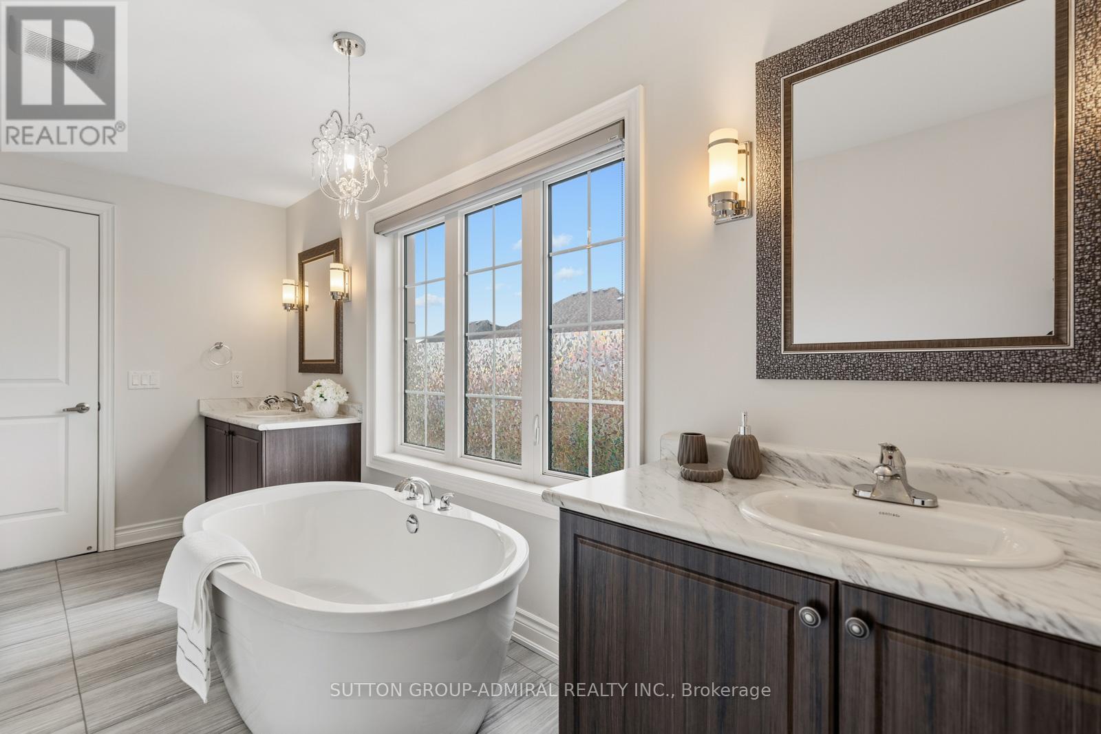 2 WILLIAM LUCK AVENUE, East Gwillimbury (Queensville), Ontario, L9N0S1 — Photo 23