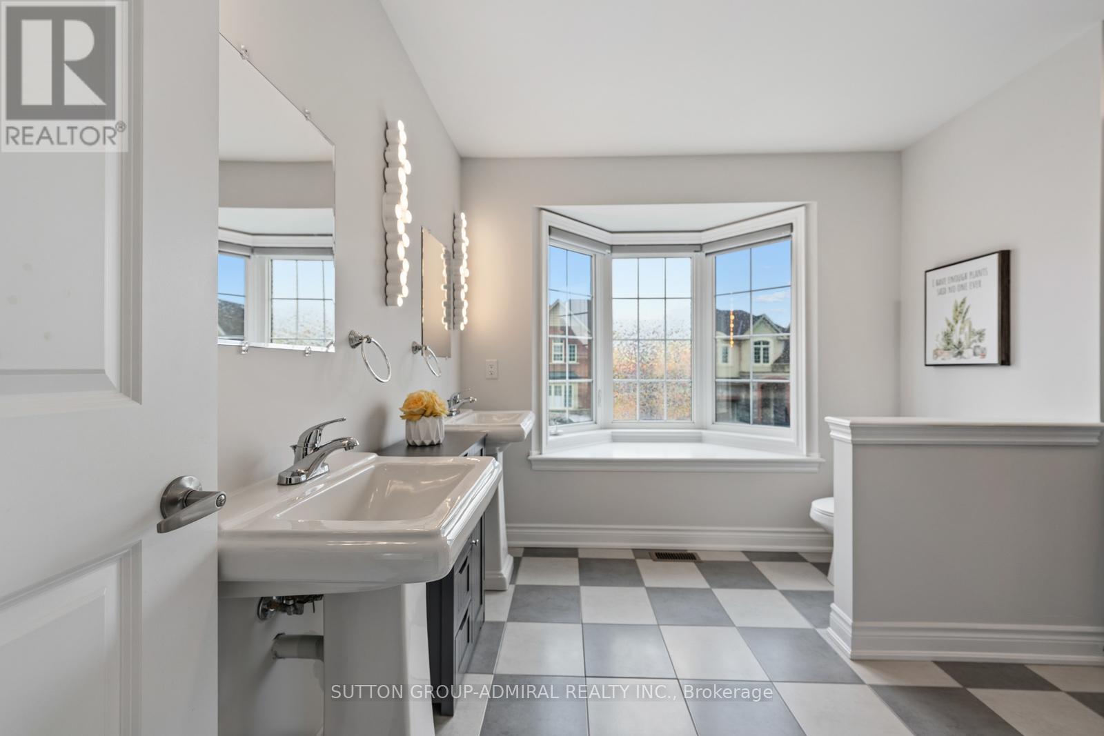 2 WILLIAM LUCK AVENUE, East Gwillimbury (Queensville), Ontario, L9N0S1 — Photo 33