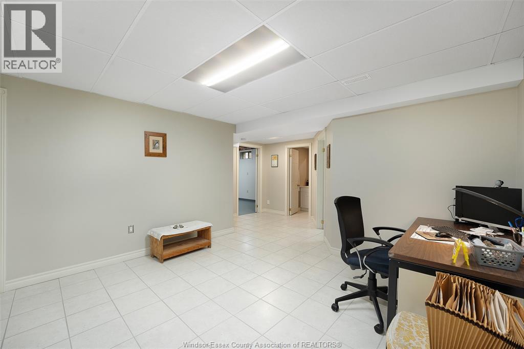2098 EDGEMORE AVENUE, LaSalle, Ontario, N9H2K1 — Photo 36