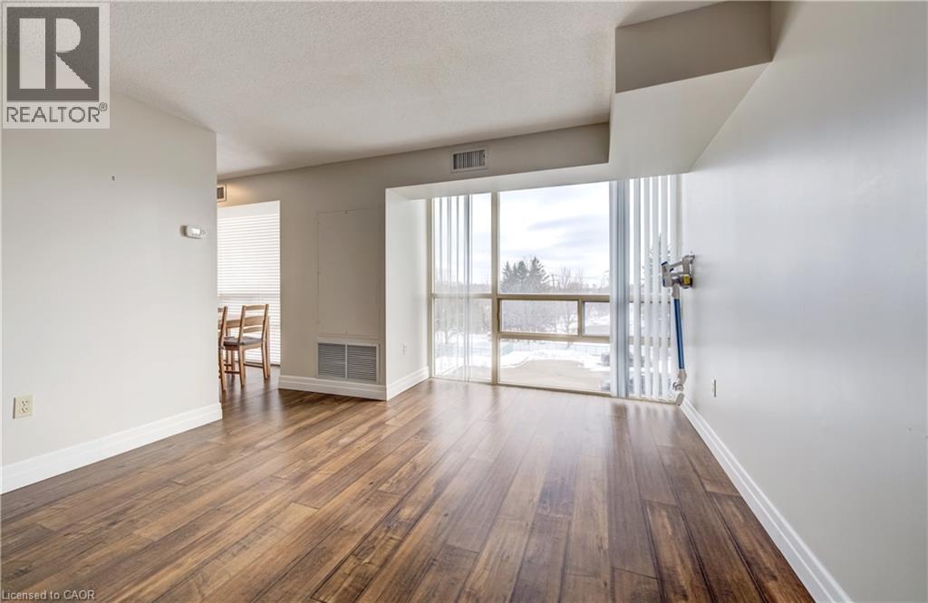 55 BLUE SPRINGS Drive Unit# 413, Waterloo, Ontario, N2J4T3 — Photo 4