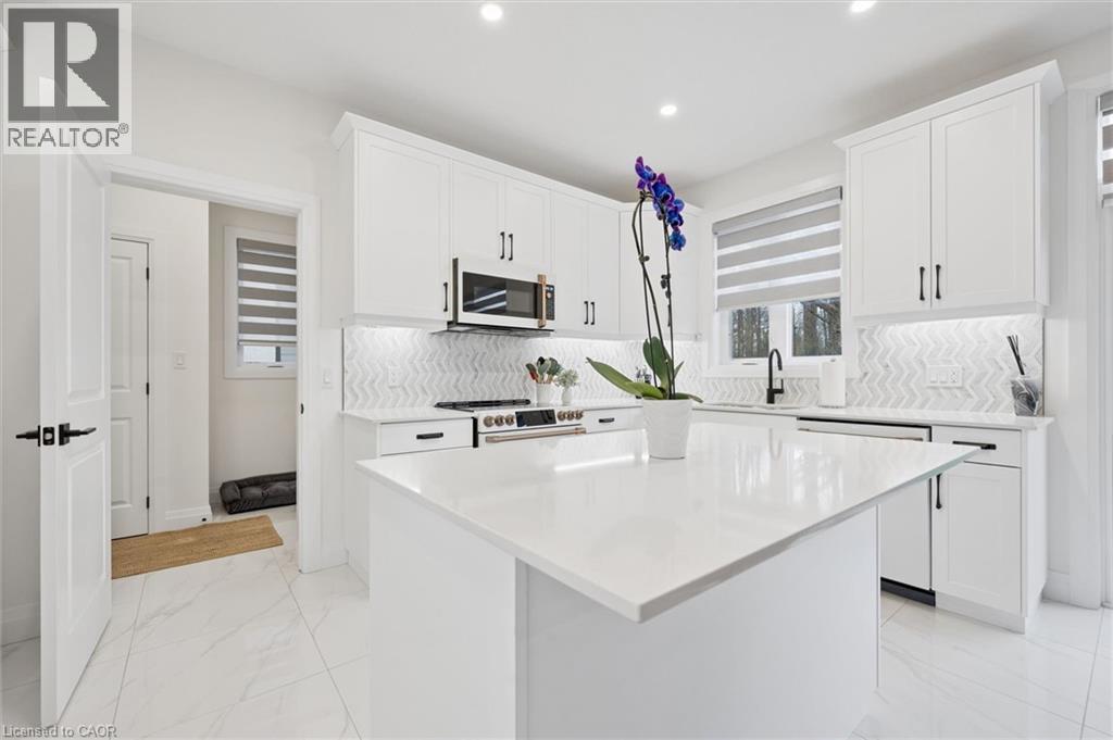 213 FALLOWFIELD Drive, Kitchener, Ontario, N2C2T7 — Photo 13