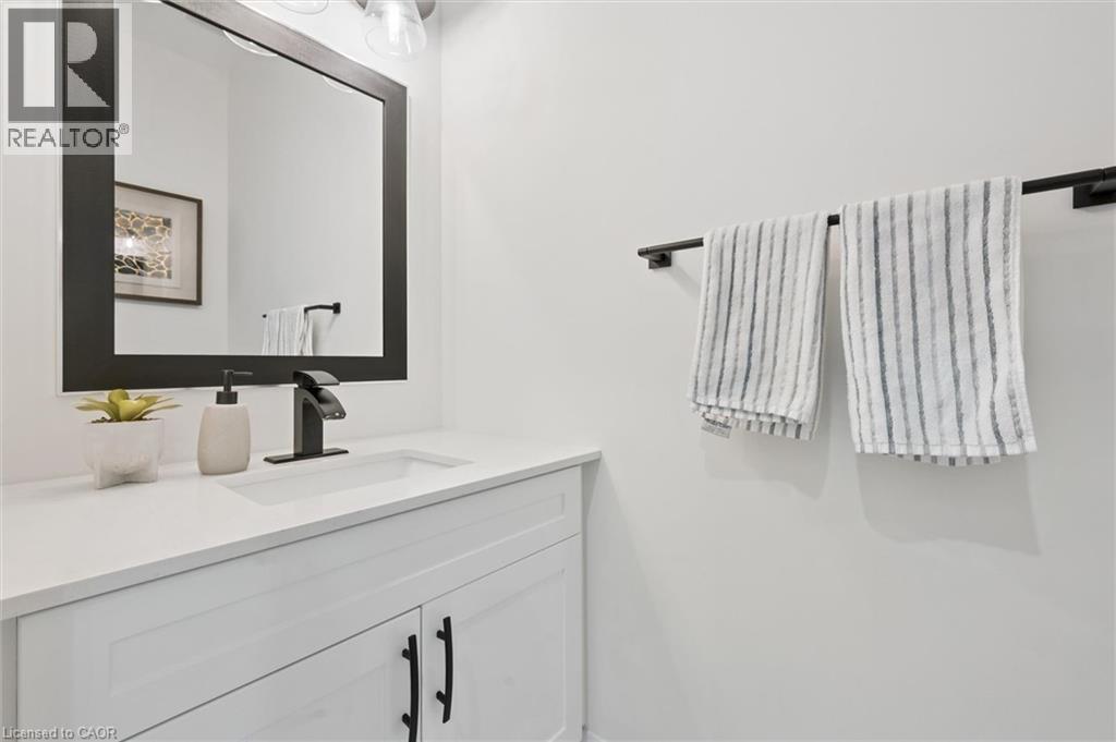 213 FALLOWFIELD Drive, Kitchener, Ontario, N2C2T7 — Photo 18