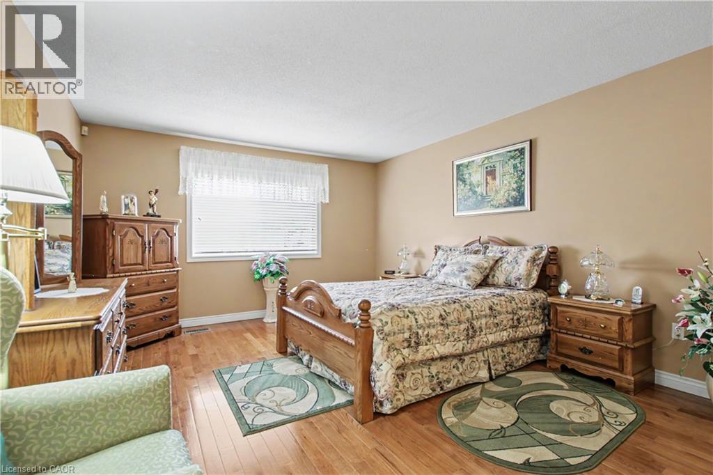 98 BEASLEY Crescent, Cambridge, Ontario, N1T1T5 — Photo 17