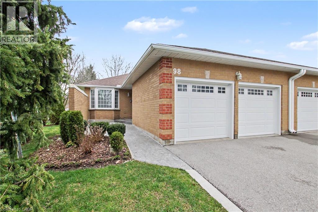 98 BEASLEY Crescent, Cambridge, Ontario, N1T1T5 — Photo 2