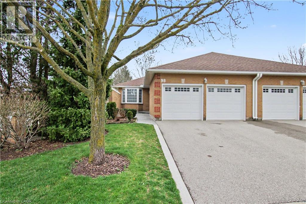 98 BEASLEY Crescent, Cambridge, Ontario, N1T1T5 — Photo 3