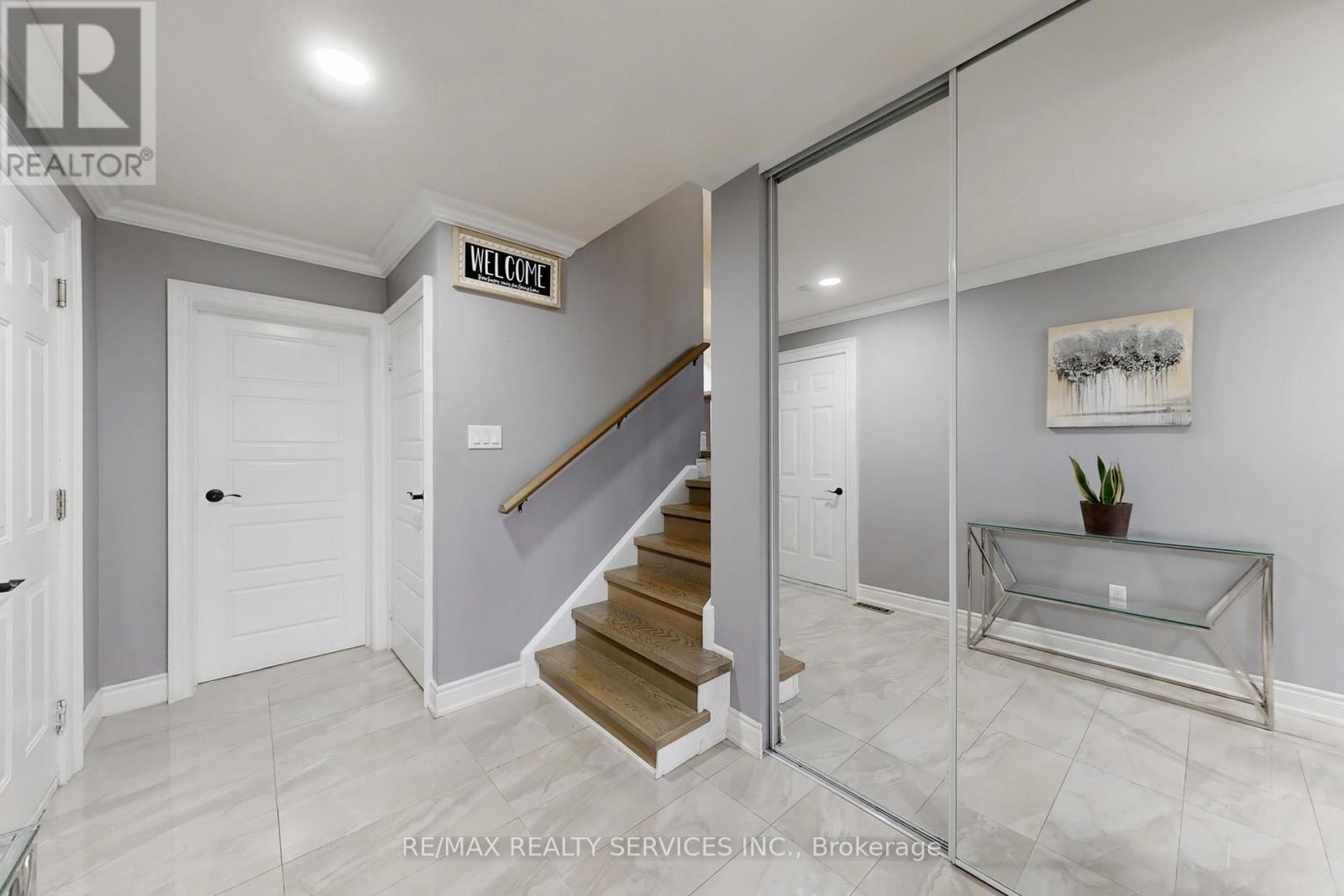 53 GENEVA CRESCENT, Brampton (Northgate), Ontario, L6S1K7 — Photo 3