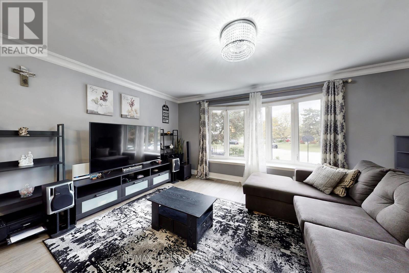 53 GENEVA CRESCENT, Brampton (Northgate), Ontario, L6S1K7 — Photo 5