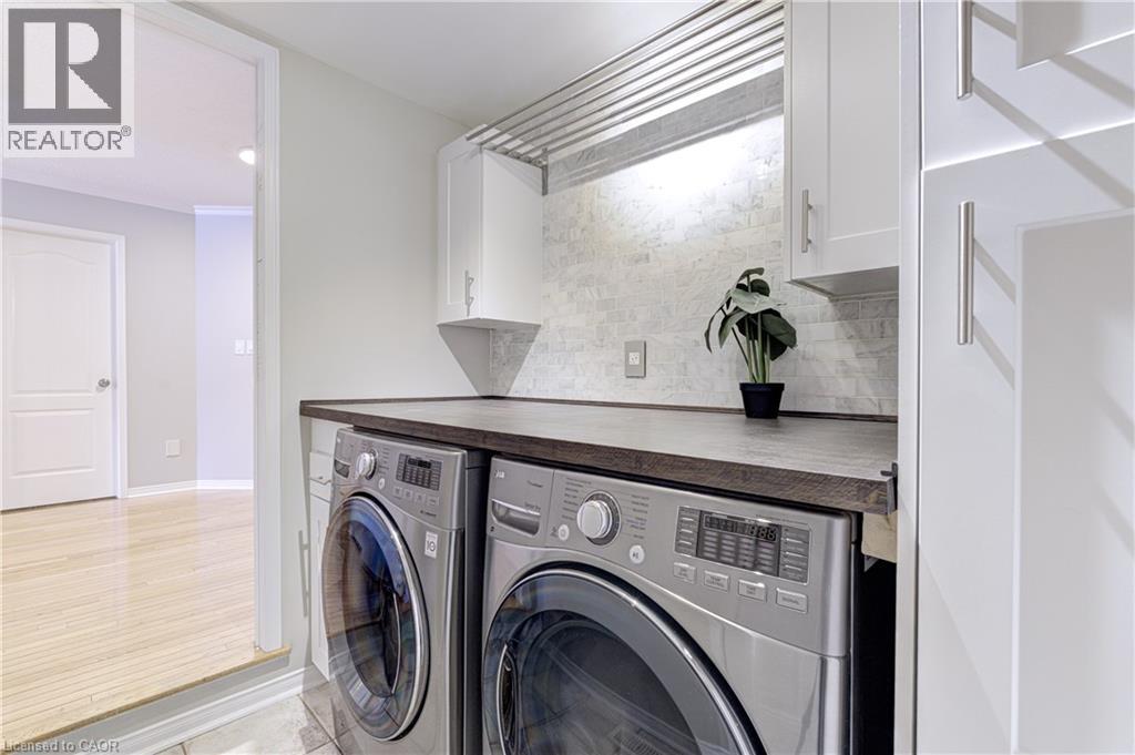 2142 MEADOWGLEN Drive, Oakville, Ontario, L6M4C8 — Photo 12