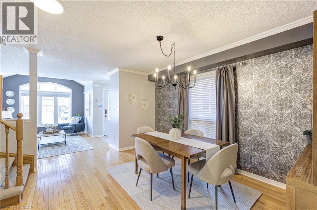 2142 MEADOWGLEN Drive, Oakville, Ontario, L6M4C8 — Photo 3