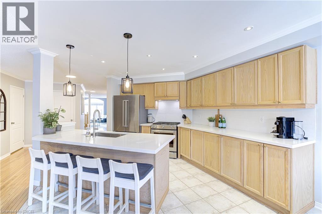 2142 MEADOWGLEN Drive, Oakville, Ontario, L6M4C8 — Photo 5