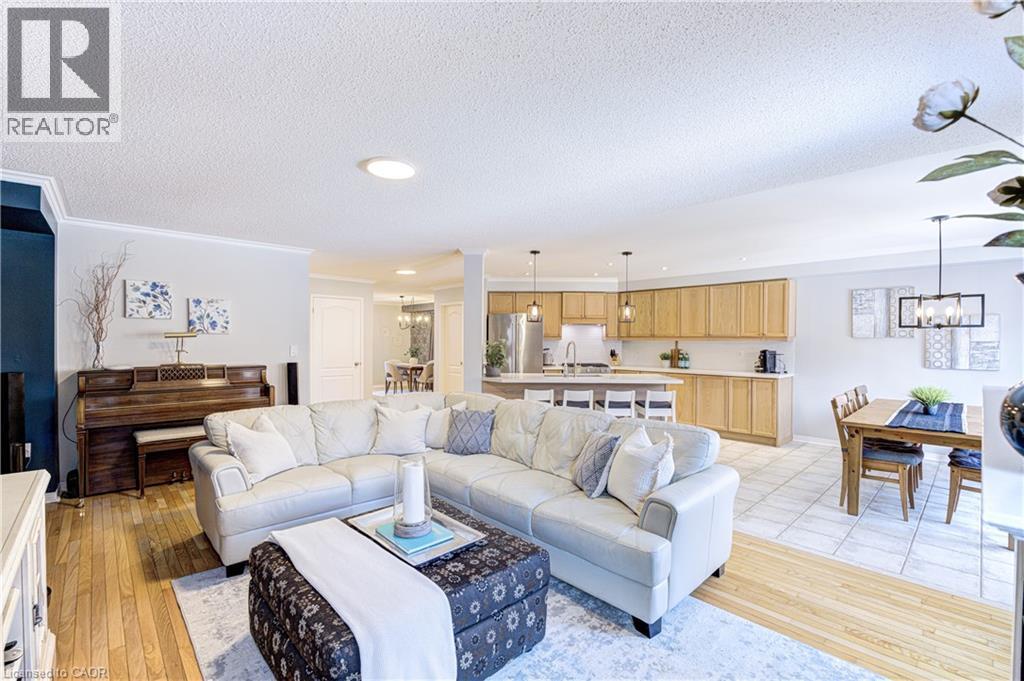 2142 MEADOWGLEN Drive, Oakville, Ontario, L6M4C8 — Photo 9