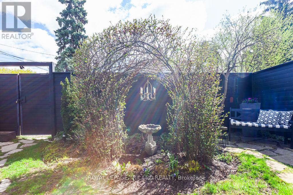 423 MOORE STREET, London South (South F), Ontario, N6C2C1 — Photo 46