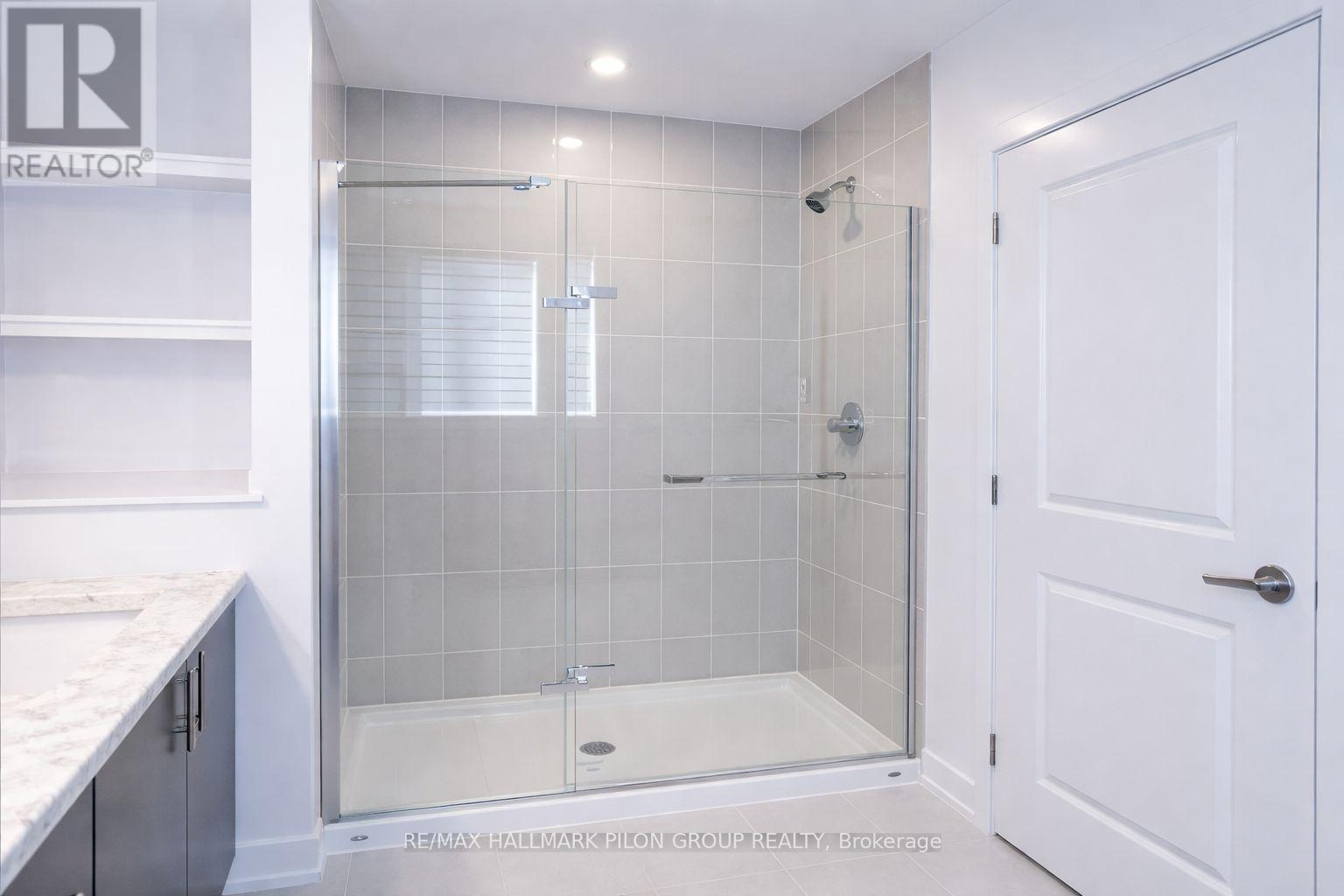 327 BROADRIDGE CRESCENT, Ottawa, Ontario, K1W0L9 — Photo 8