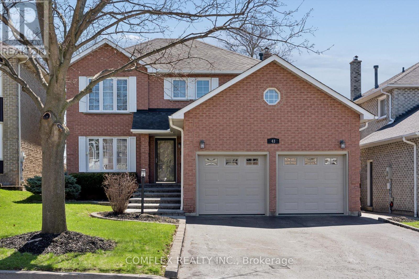 43 WAYWELL STREET, Whitby (Pringle Creek), Ontario, L1N8P4 — Photo 2