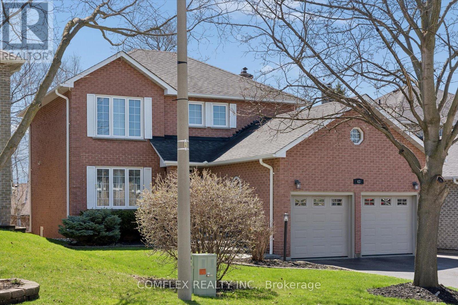 43 WAYWELL STREET, Whitby (Pringle Creek), Ontario, L1N8P4 — Photo 3