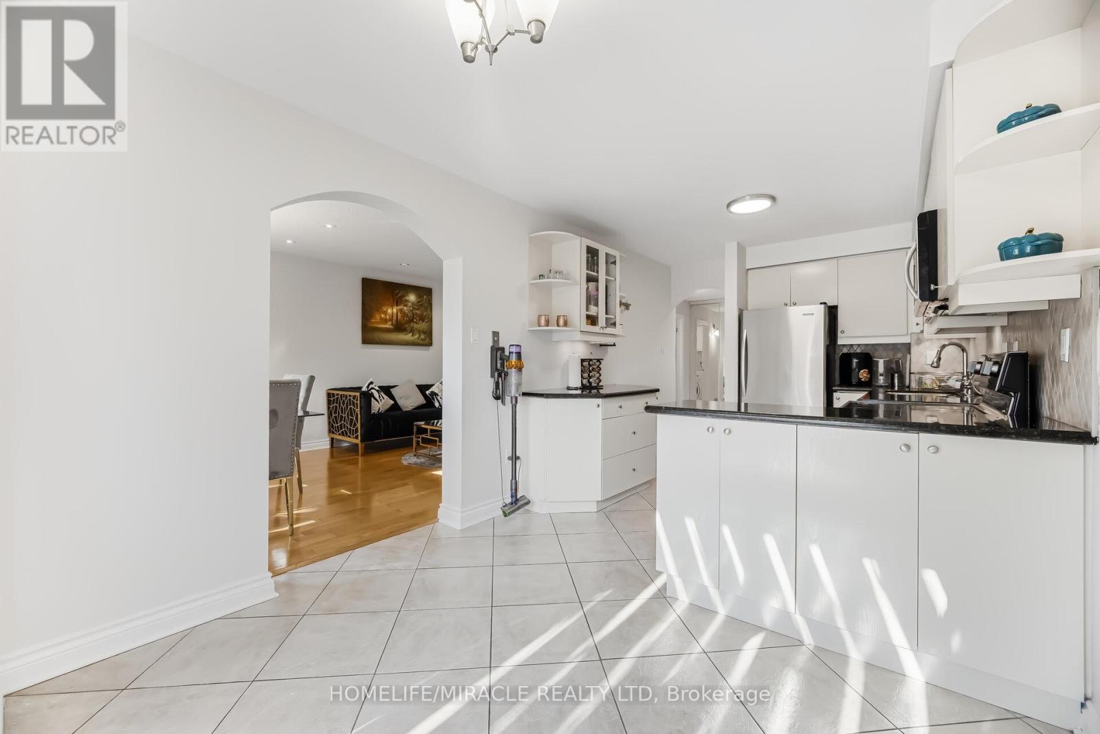 60 TREWARTHA CRESCENT, Brampton (Heart Lake West), Ontario, L6Z1X4 — Photo 8