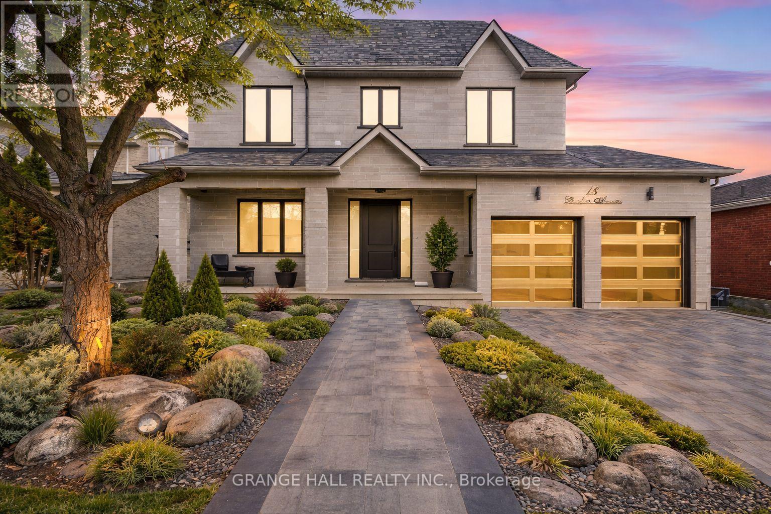 16 BARKER AVENUE, Toronto (Thistletown-Beaumonde Heights), Ontario, M4C2N3 — Photo 2