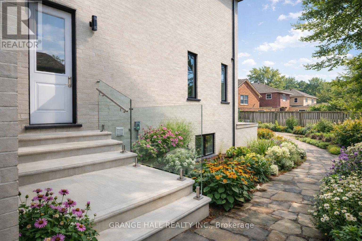 16 BARKER AVENUE, Toronto (Thistletown-Beaumonde Heights), Ontario, M4C2N3 — Photo 35