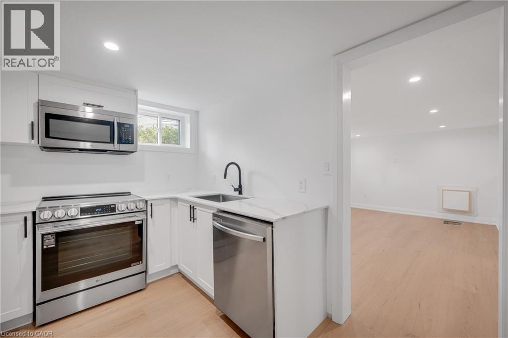 1339 AUGUSTINE Drive, Burlington, Ontario, L7P2M9 — Photo 12