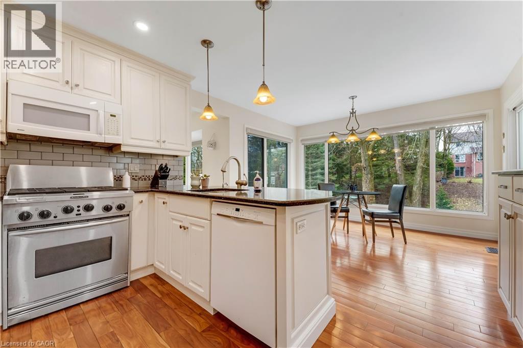 109 ASHBERRY Place, Waterloo, Ontario, N2T1G8 — Photo 4