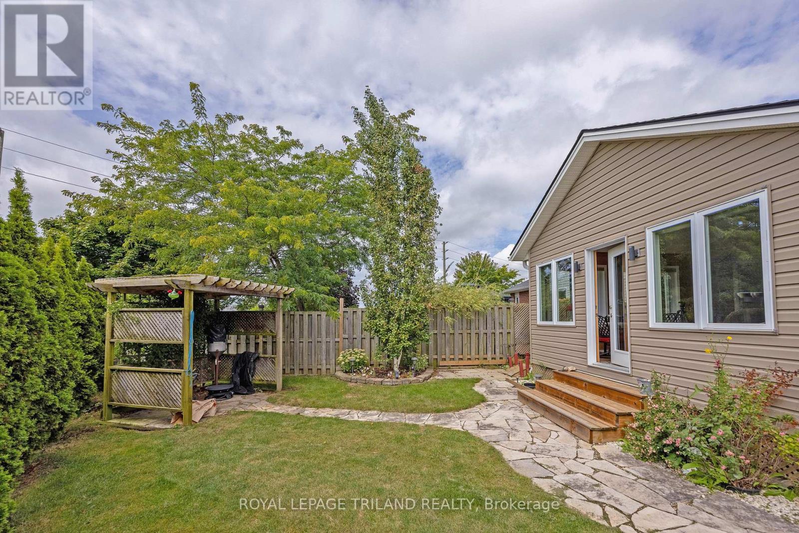 18 COLEMAN COURT, St. Thomas, Ontario, N5R0A5 — Photo 33