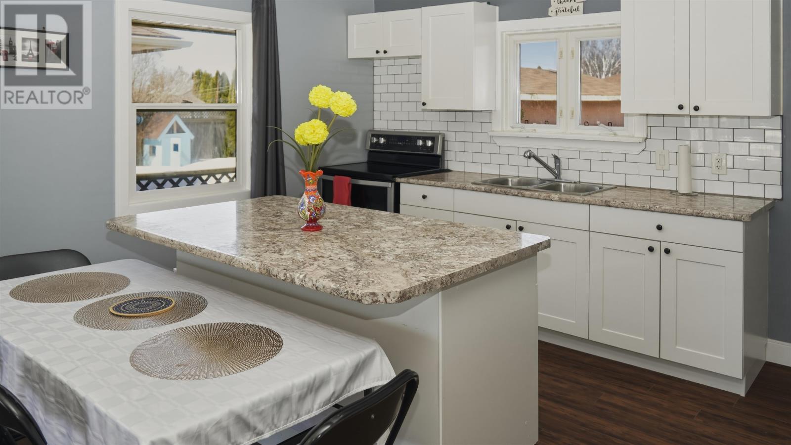 2023 Donald ST, Thunder Bay, Ontario, P7E5W9 — Photo 8