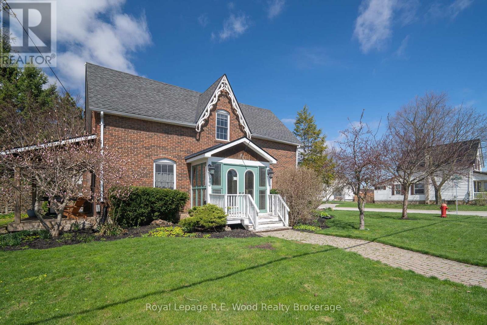 23 SPRUCE STREET W, Aylmer, Ontario, N5W1B2 — Photo 2