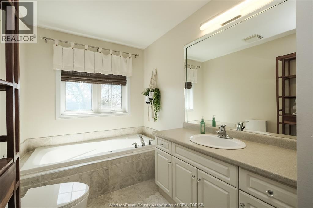 205 WHISPER CREEK, Lakeshore, Ontario, N9K1G3 — Photo 27