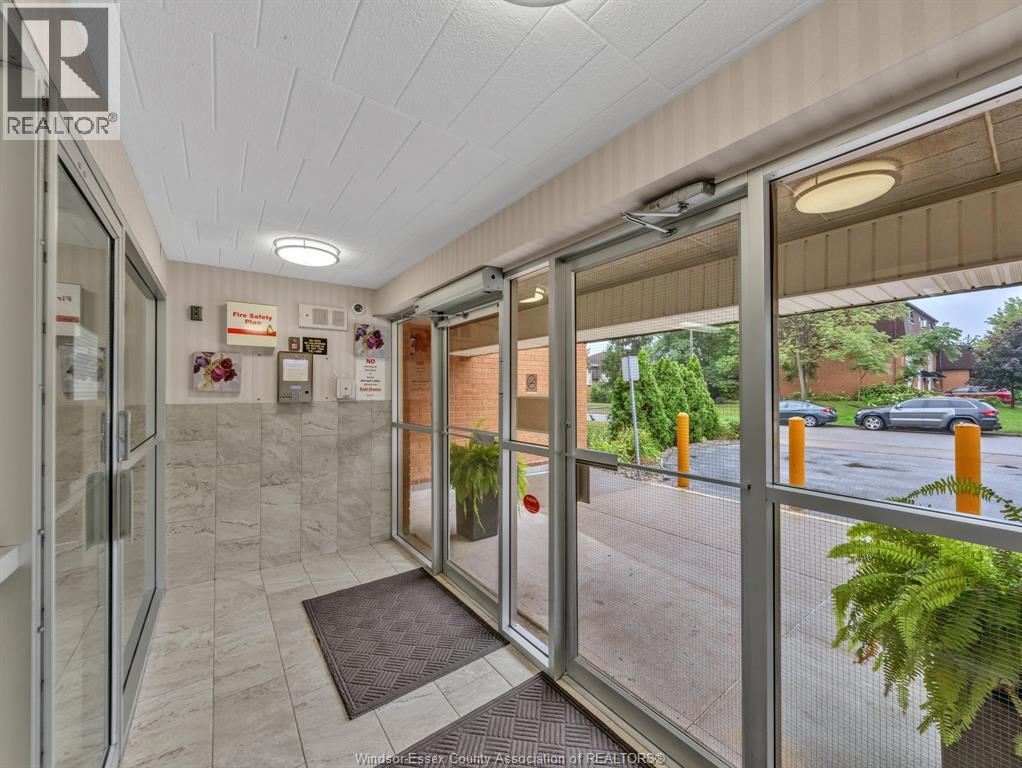 6211 THORNBERRY CRESCENT Unit# 250, Windsor, Ontario, N8T3A5 — Photo 3